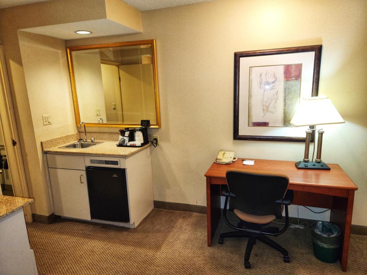 La Quinta By Wyndham Appleton College Avenue Hotel Luaran gambar